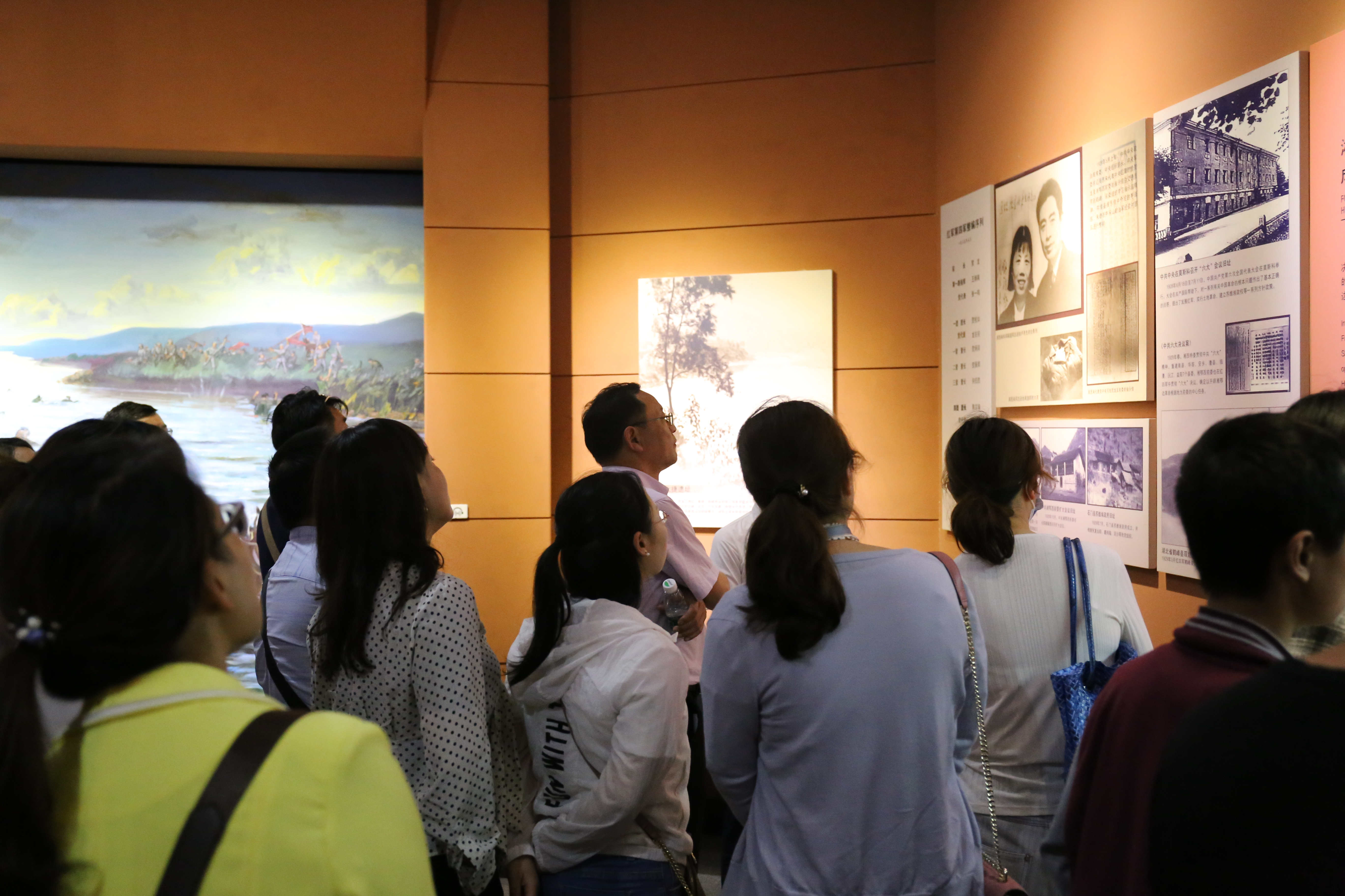 传承红色基因 凝聚奋进力量——学校组织党员干部、教师赴洪湖开展党史学习教育现场教学活动(图4) 1-210513125336232.jpg