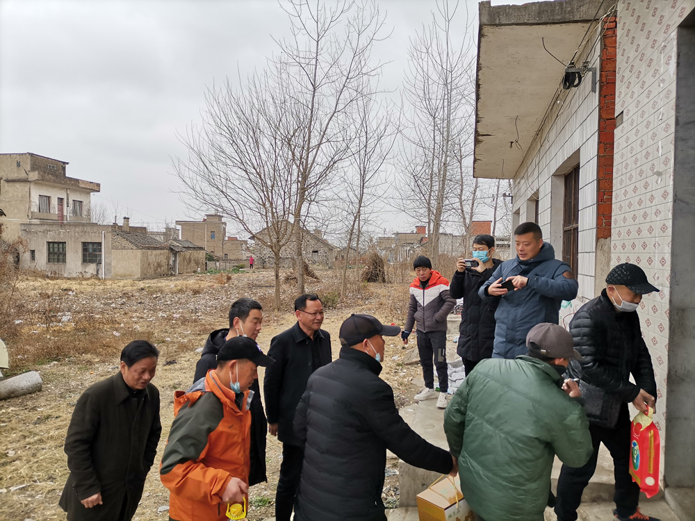 走访慰问送温暖 助力乡村振兴(图3) 1-22010GI32M49.jpg