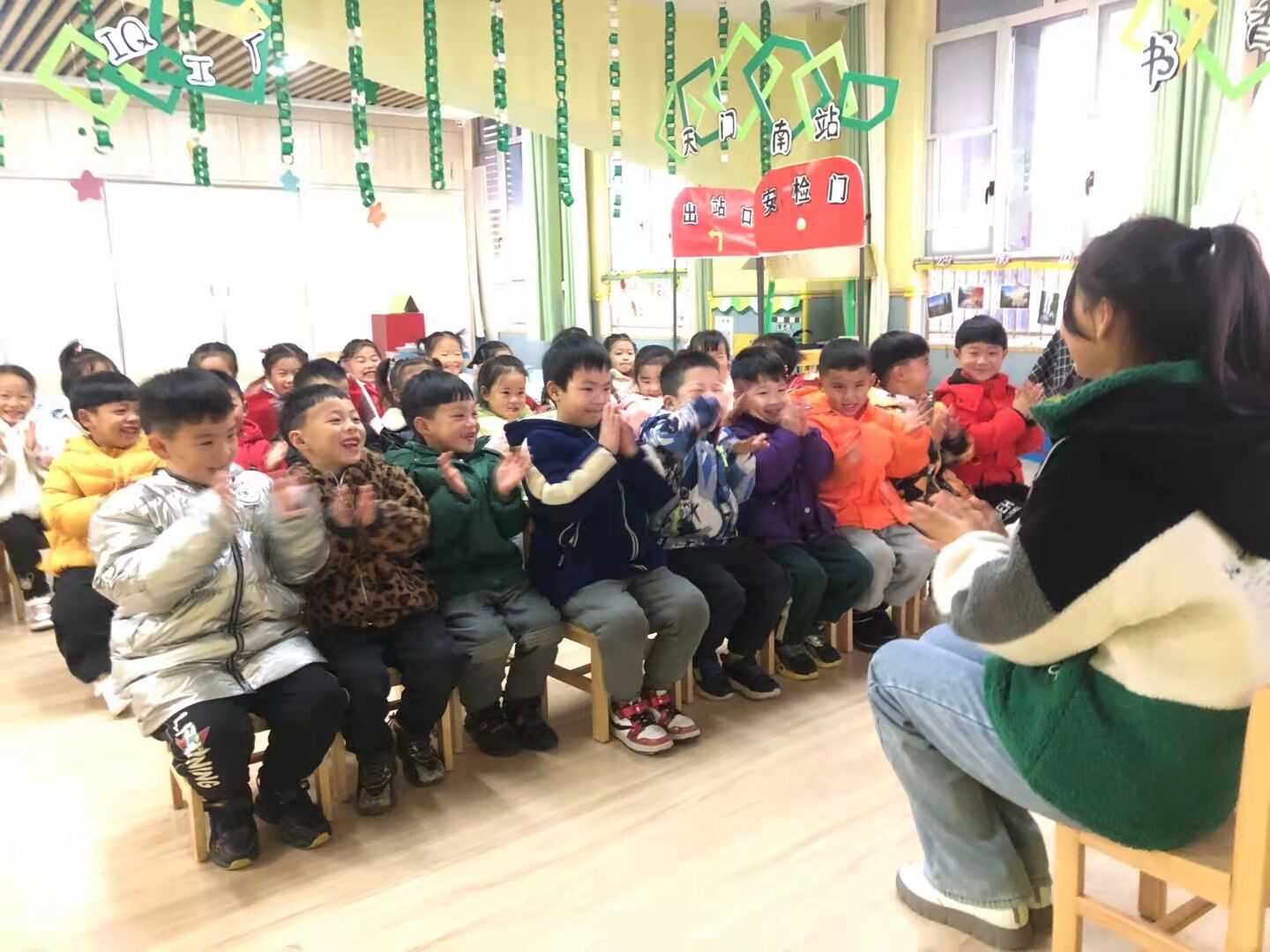 助力产业发展 锻炼职业技能————学校积极推动学生到本地企业顶岗实习(图5) 1-22030GU14X46.jpg