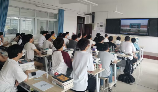 企业宣讲进校园 校企联动促就业 ——智能制造学院举办企业进校园专场宣讲会(图2) 1-2304251J525W4.png
