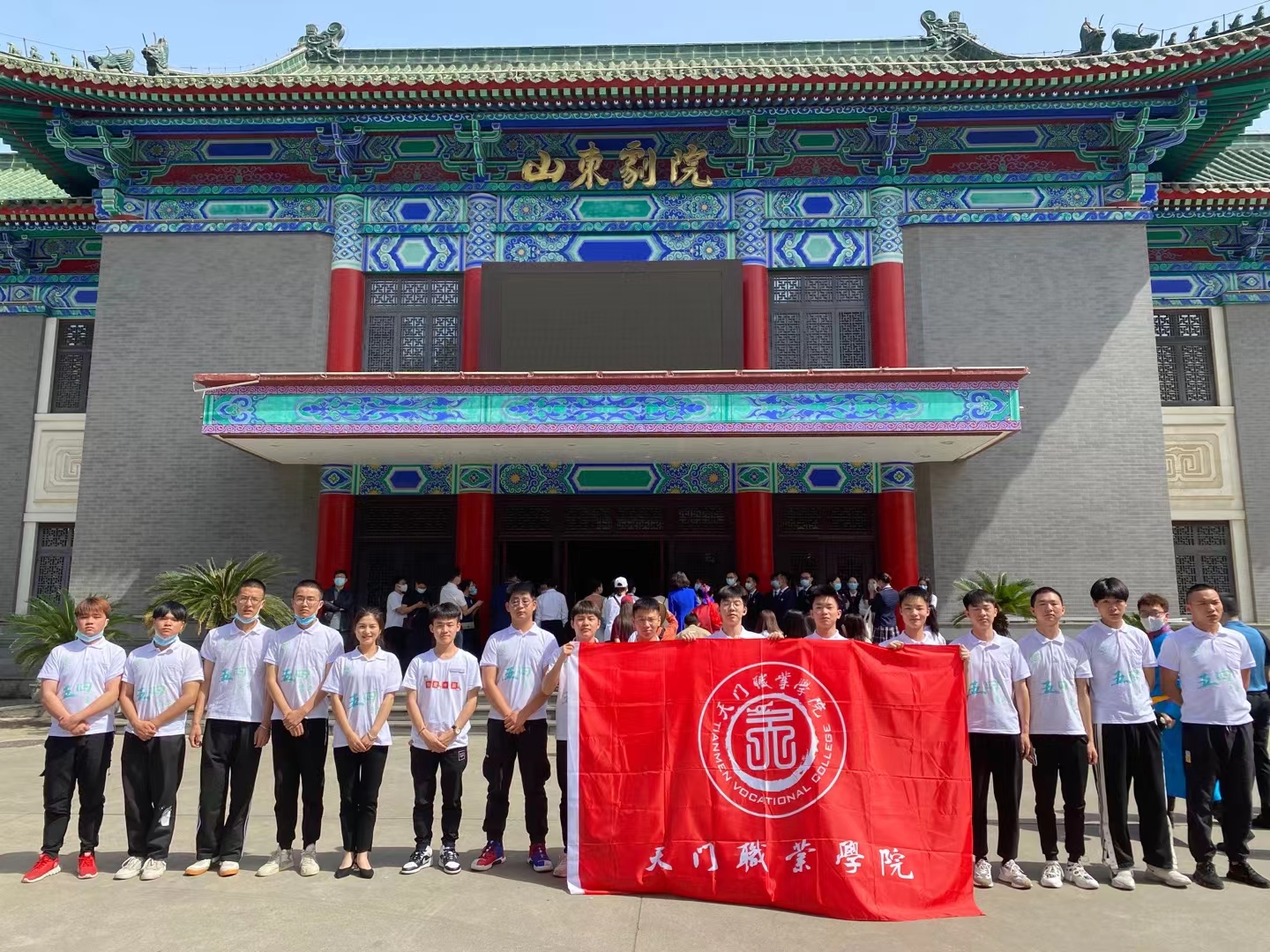 我校原创舞台剧《红船》在全国职教活动周“中华礼仪展演”中荣获二等奖(图4) 1-2106031P354H7.jpg