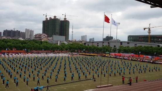 我院学生参加天门城市运动会开幕式表演(图2)